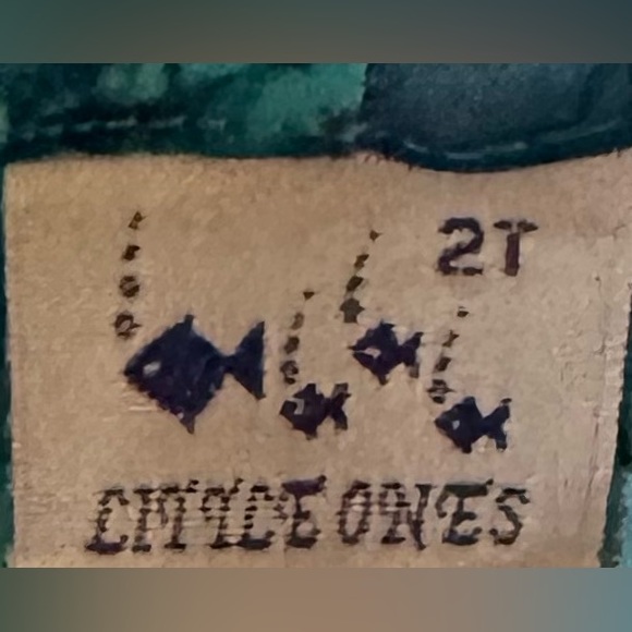 Little Ones Beach Set - White tee w/ stitched Sea Anemone Logo & Shorts -Size 2T - Picture 6 of 10